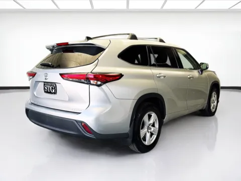 More photos of 2022 Toyota Highlander LE at STG Montclair, CA