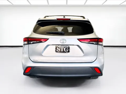 More photos of 2022 Toyota Highlander LE at STG Montclair, CA