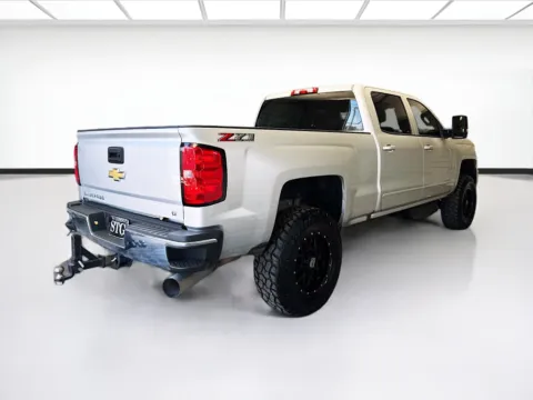More photos of 2019 Chevrolet Silverado 2500HD LT Z71 OFF ROAD PACKAGE at STG Montclair, CA