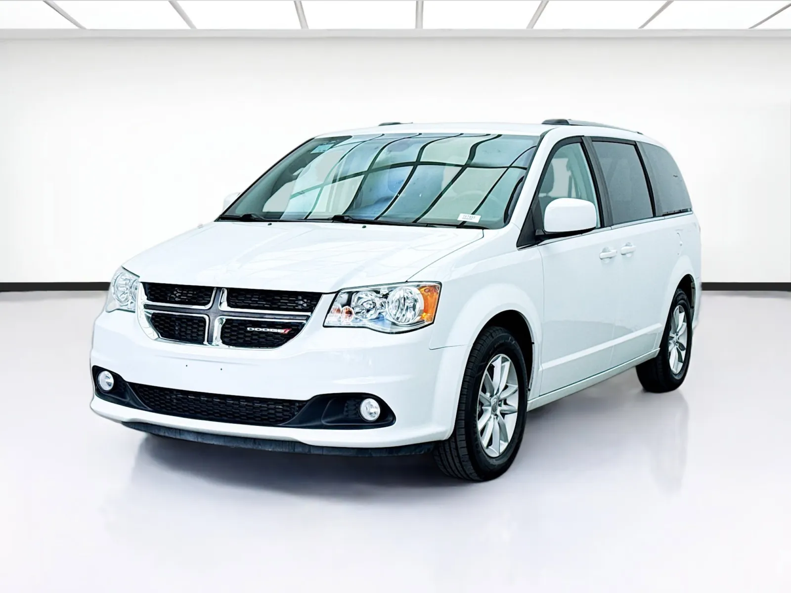 White 2019 Dodge Grand Caravan SXT for sale in Montclair, CA