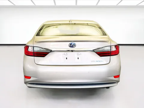 More photos of 2017 Lexus ES 300h at STG Montclair, CA