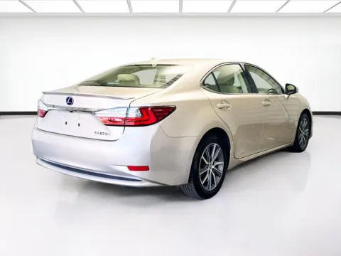 More photos of 2017 Lexus ES 300h at STG Montclair, CA