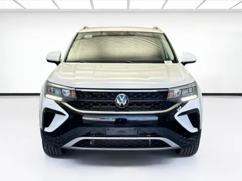 Photos of 2022 Volkswagen Taos 1.5T SE for sale in Montclair, CA at STG Montclair