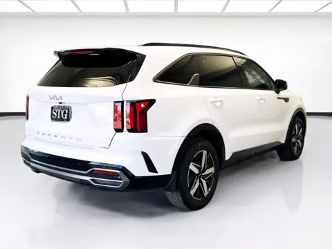 More photos of 2022 Kia Sorento S at STG Montclair, CA
