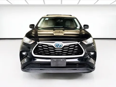 Photos of 2020 Toyota Highlander Hybrid LE for sale in Montclair, CA at STG Montclair