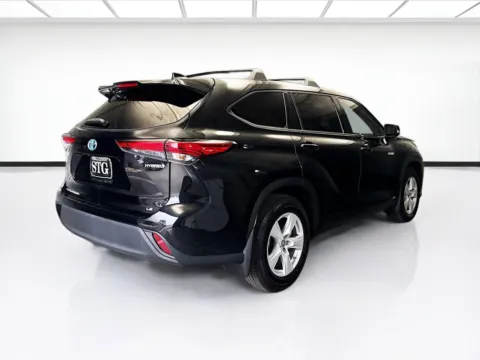 More photos of 2020 Toyota Highlander Hybrid LE at STG Montclair, CA
