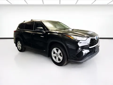 Another view of 2020 Toyota Highlander Hybrid LE for sale in Montclair, CA at STG Montclair