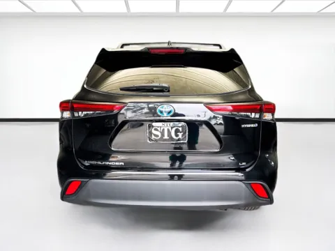 More photos of 2020 Toyota Highlander Hybrid LE at STG Montclair, CA