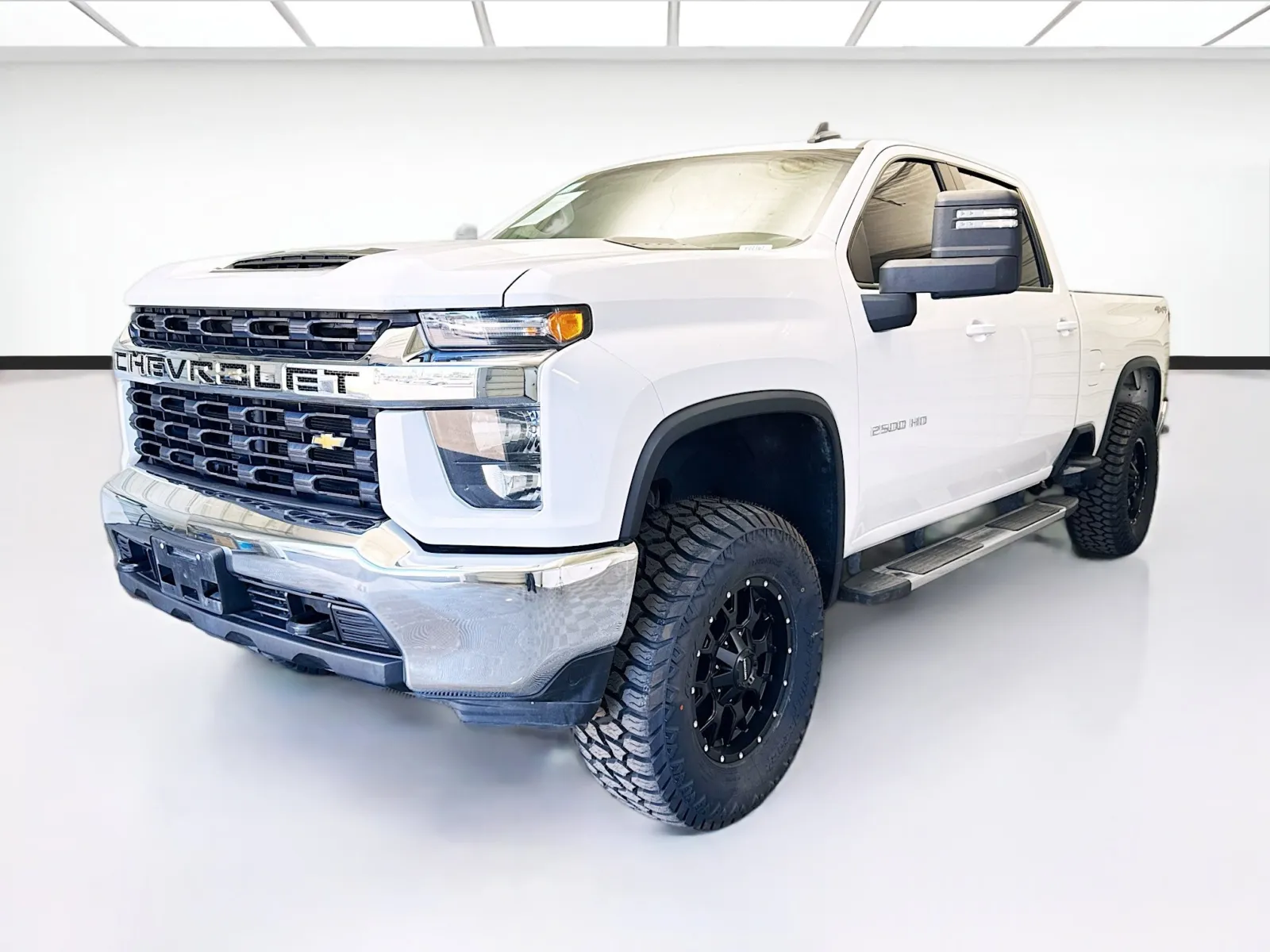 White 2022 Chevrolet Silverado 2500HD LT for sale in Montclair, CA