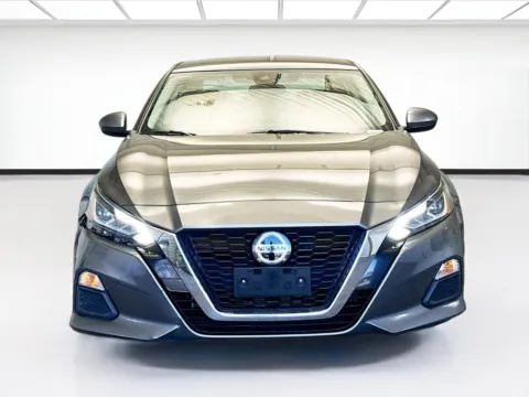 Photos of 2022 Nissan Altima 2.5 SV for sale in Montclair, CA at STG Montclair
