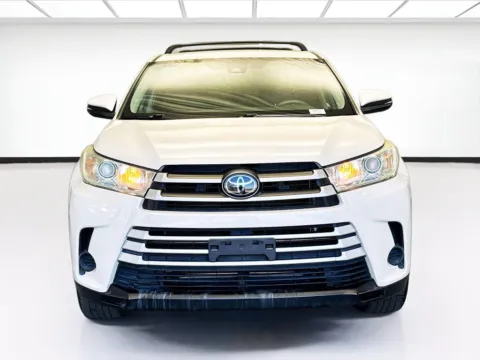 Photos of 2019 Toyota Highlander LE for sale in Montclair, CA at STG Montclair