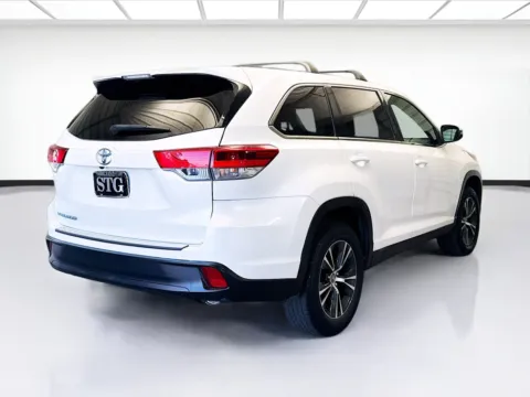 More photos of 2019 Toyota Highlander LE at STG Montclair, CA