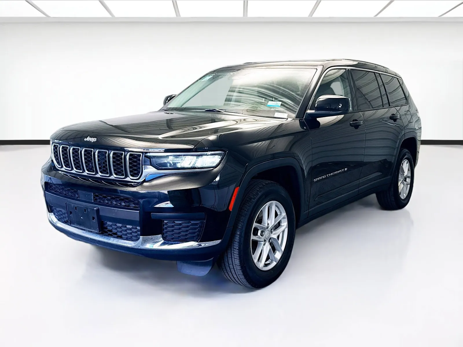 Black 2022 Jeep Grand Cherokee L Laredo for sale in Montclair, CA