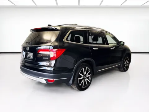 More photos of 2022 Honda Pilot Touring 7 Passenger at STG Montclair, CA