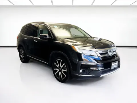 Another view of 2019 Honda Pilot Touring 8 Passenger for sale in Montclair, CA at STG Montclair