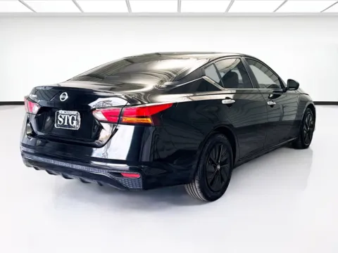 More photos of 2022 Nissan Altima 2.5 S at STG Montclair, CA