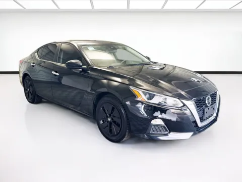 Another view of 2022 Nissan Altima 2.5 S for sale in Montclair, CA at STG Montclair