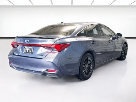 More photos of 2020 Toyota Avalon Hybrid XSE at STG Montclair, CA