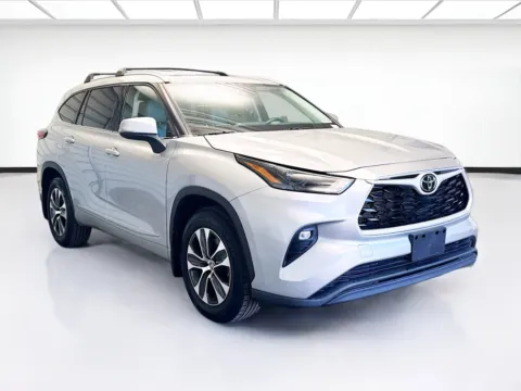Another view of 2022 Toyota Highlander XLE for sale in Montclair, CA at STG Montclair