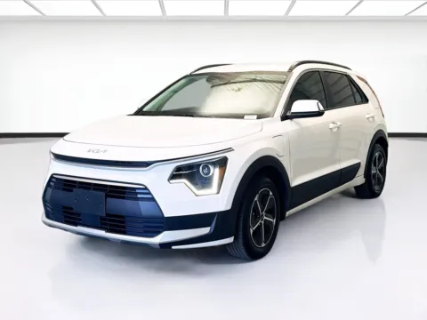 White 2024 Kia Niro Plug-In Hybrid EX for sale in Montclair, CA