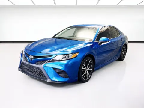 Blue 2018 Toyota Camry SE for sale in Montclair, CA