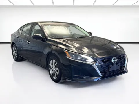 Another view of 2023 Nissan Altima 2.5 S for sale in Montclair, CA at STG Montclair