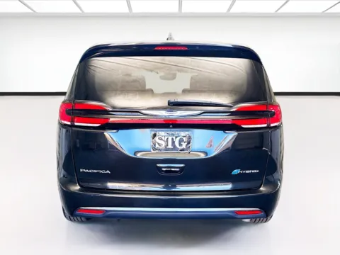 More photos of 2022 Chrysler Pacifica Hybrid Touring L at STG Montclair, CA