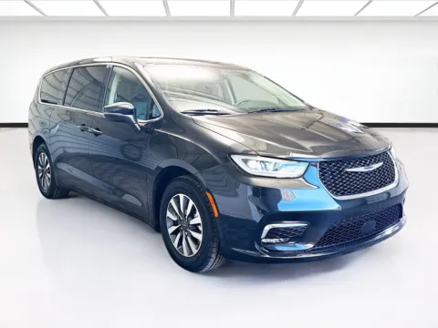 Another view of 2022 Chrysler Pacifica Hybrid Touring L for sale in Montclair, CA at STG Montclair