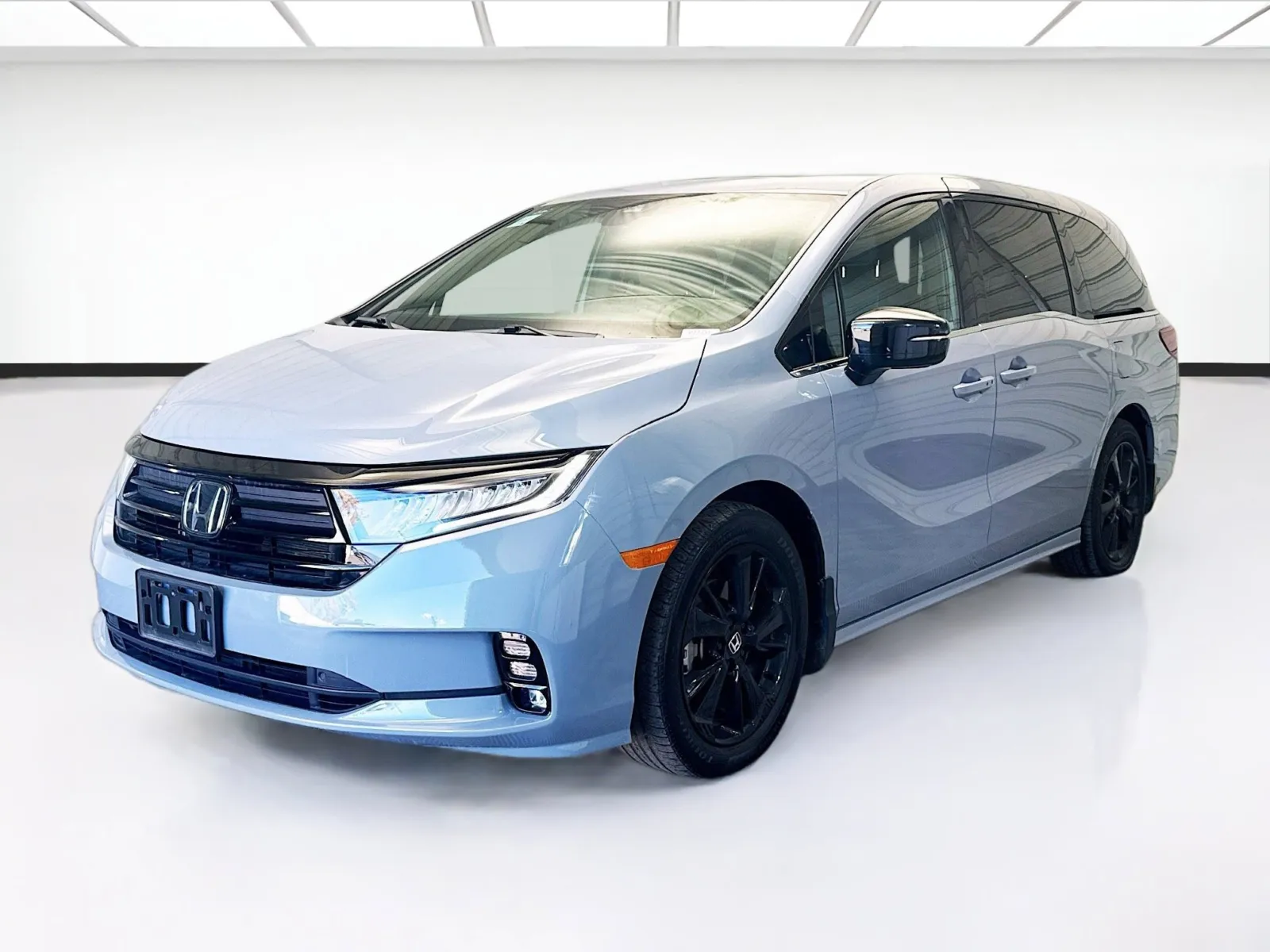 Gray 2023 Honda Odyssey Sport for sale in Montclair, CA