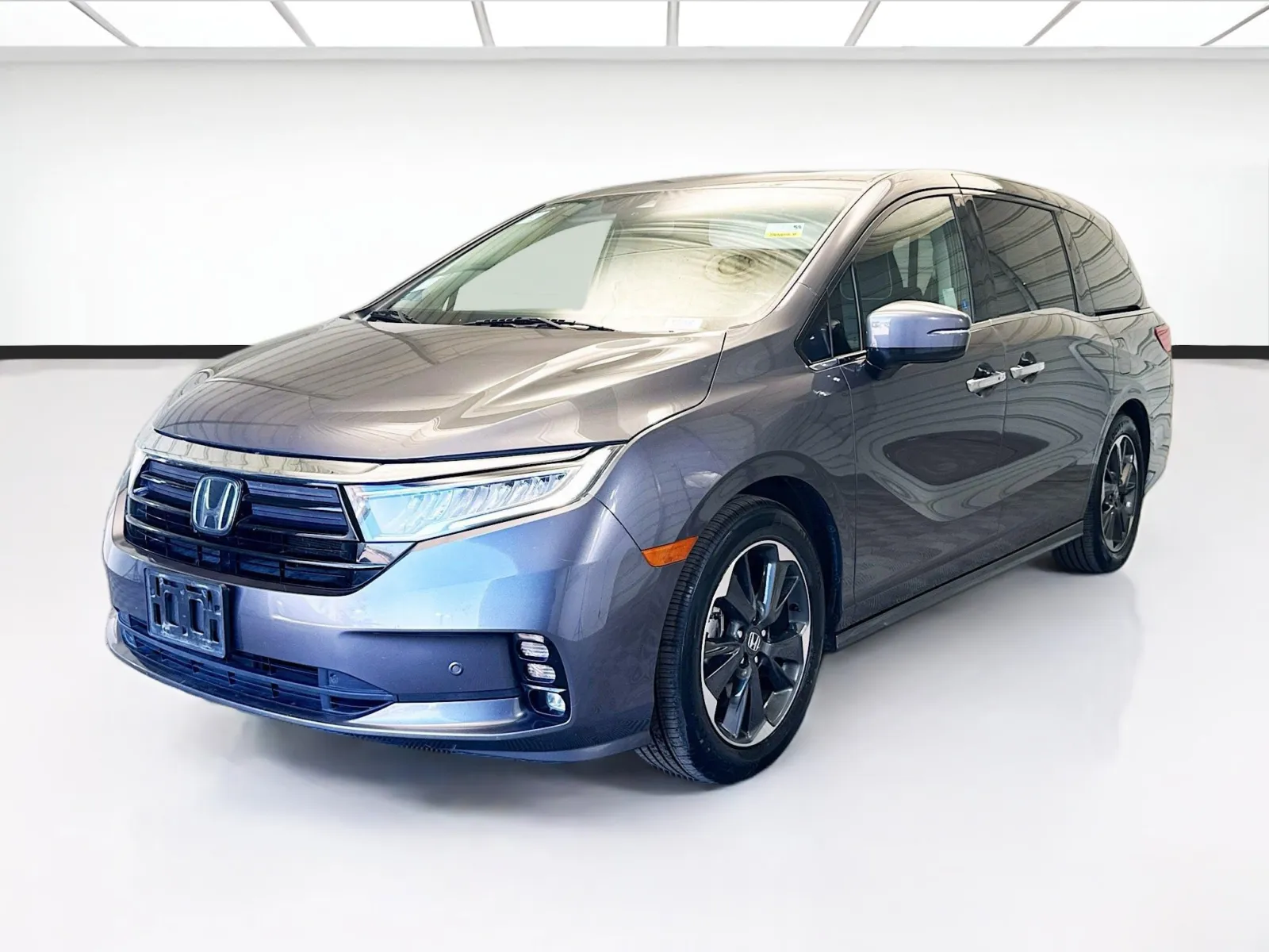 Gray 2022 Honda Odyssey Elite for sale in Montclair, CA