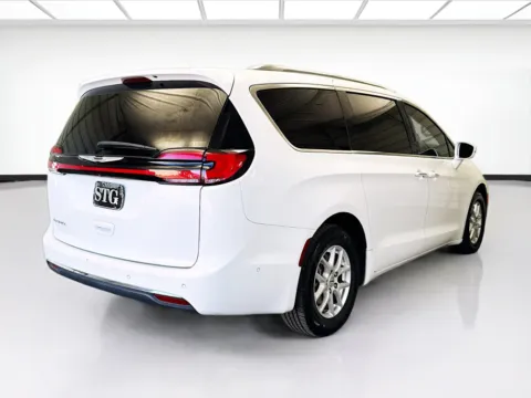 More photos of 2021 Chrysler Pacifica Touring L at STG Montclair, CA