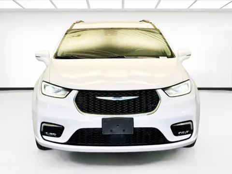 Photos of 2021 Chrysler Pacifica Touring L for sale in Montclair, CA at STG Montclair