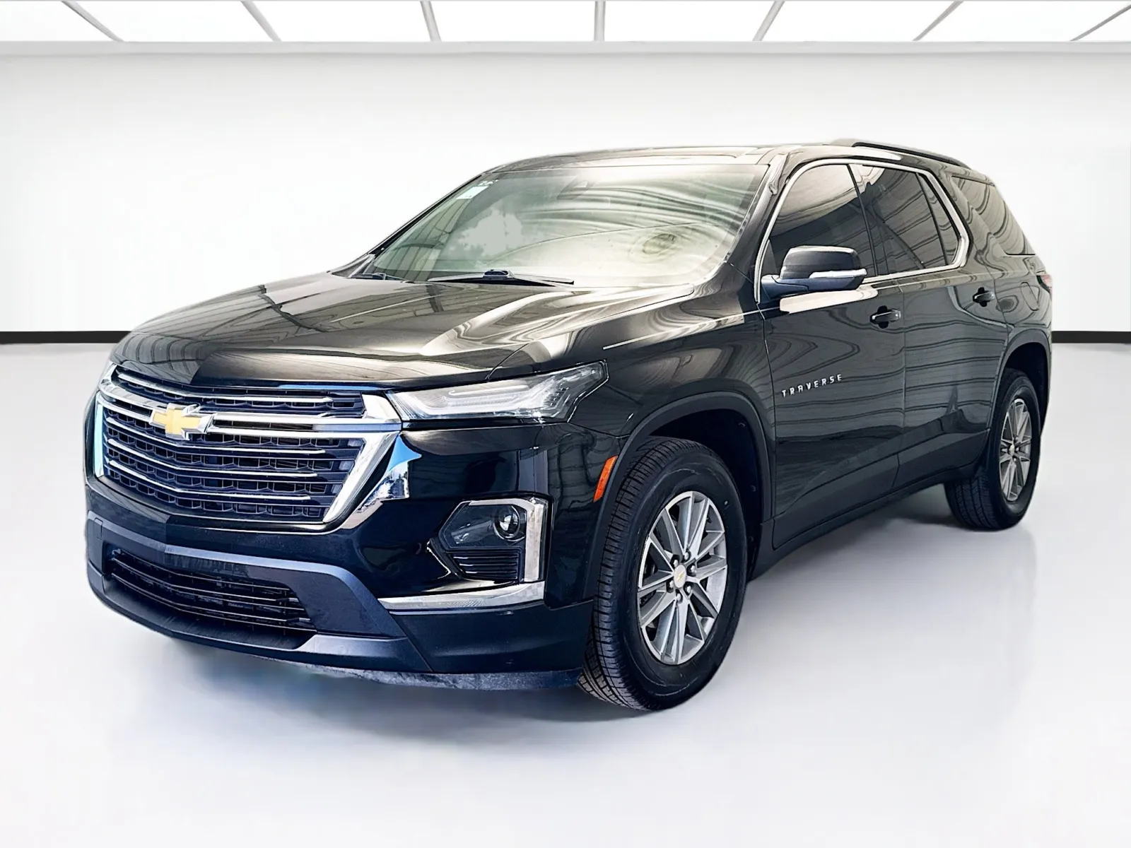 Black 2023 Chevrolet Traverse LT 1LT for sale in Montclair, CA