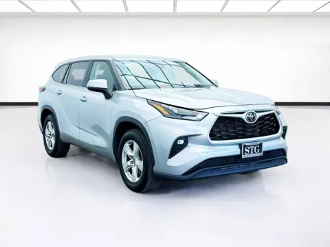 Another view of 2024 Toyota Highlander LE for sale in Montclair, CA at STG Montclair