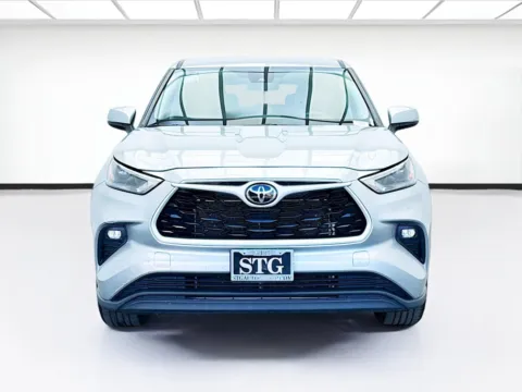 Photos of 2024 Toyota Highlander LE for sale in Montclair, CA at STG Montclair