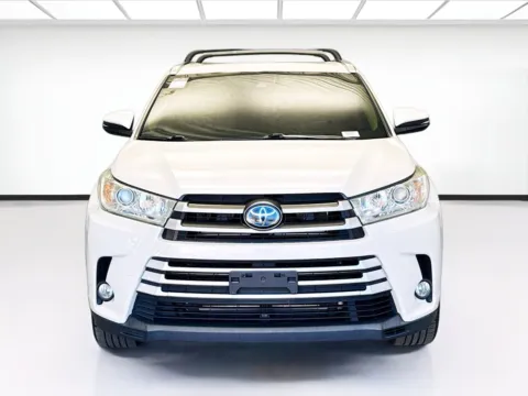 Photos of 2019 Toyota Highlander Hybrid XLE for sale in Montclair, CA at STG Montclair