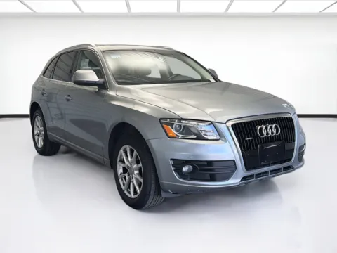 Another view of 2010 Audi Q5 3.2 Premium quattro for sale in Montclair, CA at STG Montclair