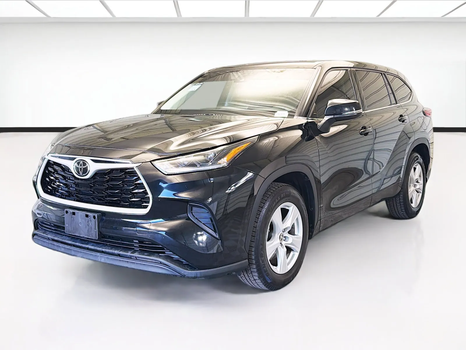 Black 2021 Toyota Highlander L for sale in Montclair, CA