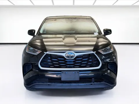 Photos of 2021 Toyota Highlander L for sale in Montclair, CA at STG Montclair