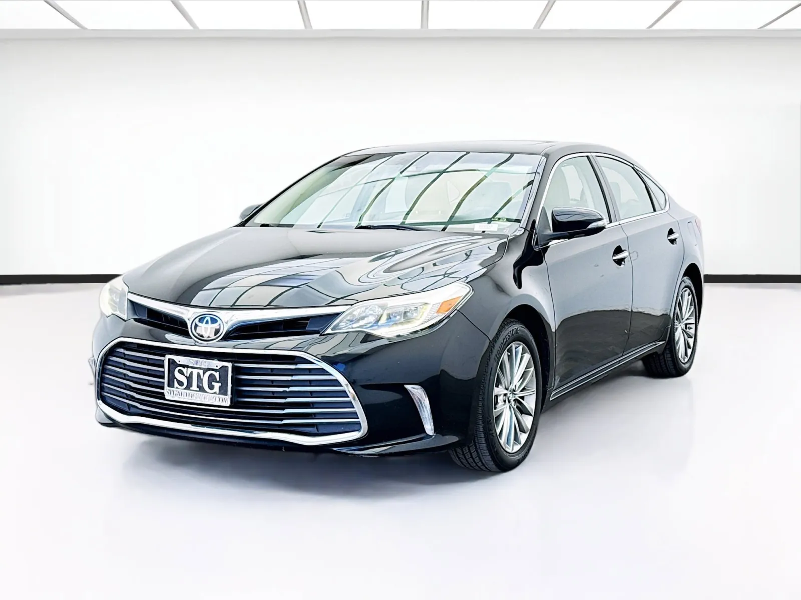 Black 2018 Toyota Avalon Limited for sale in Montclair, CA