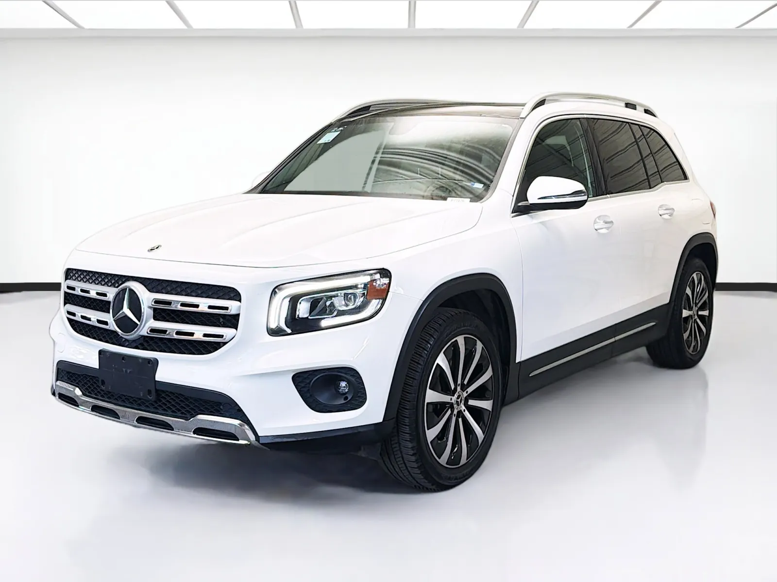 White 2022 Mercedes-Benz GLB 250 for sale in Montclair, CA