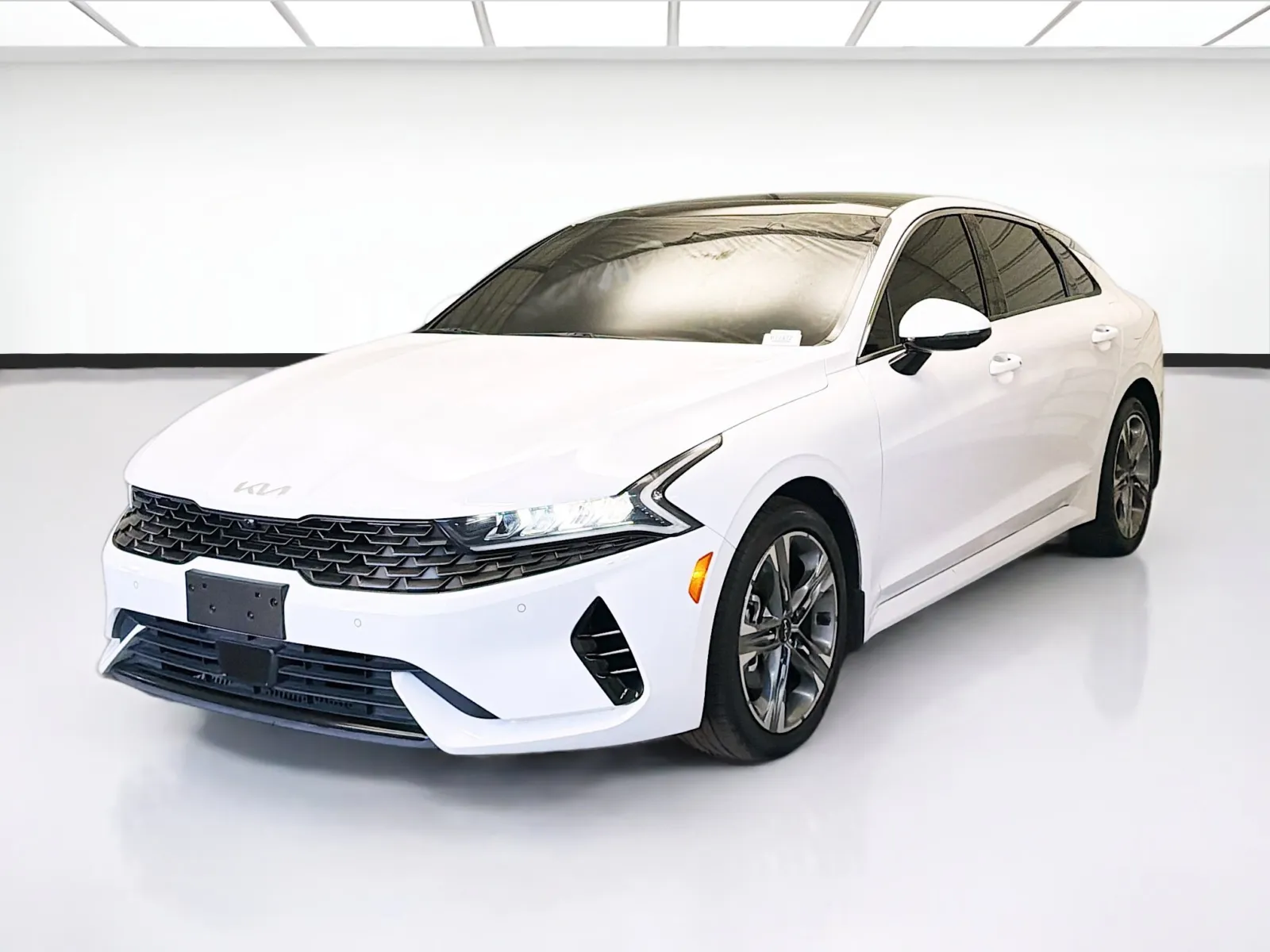 White 2024 Kia K5 EX for sale in Montclair, CA