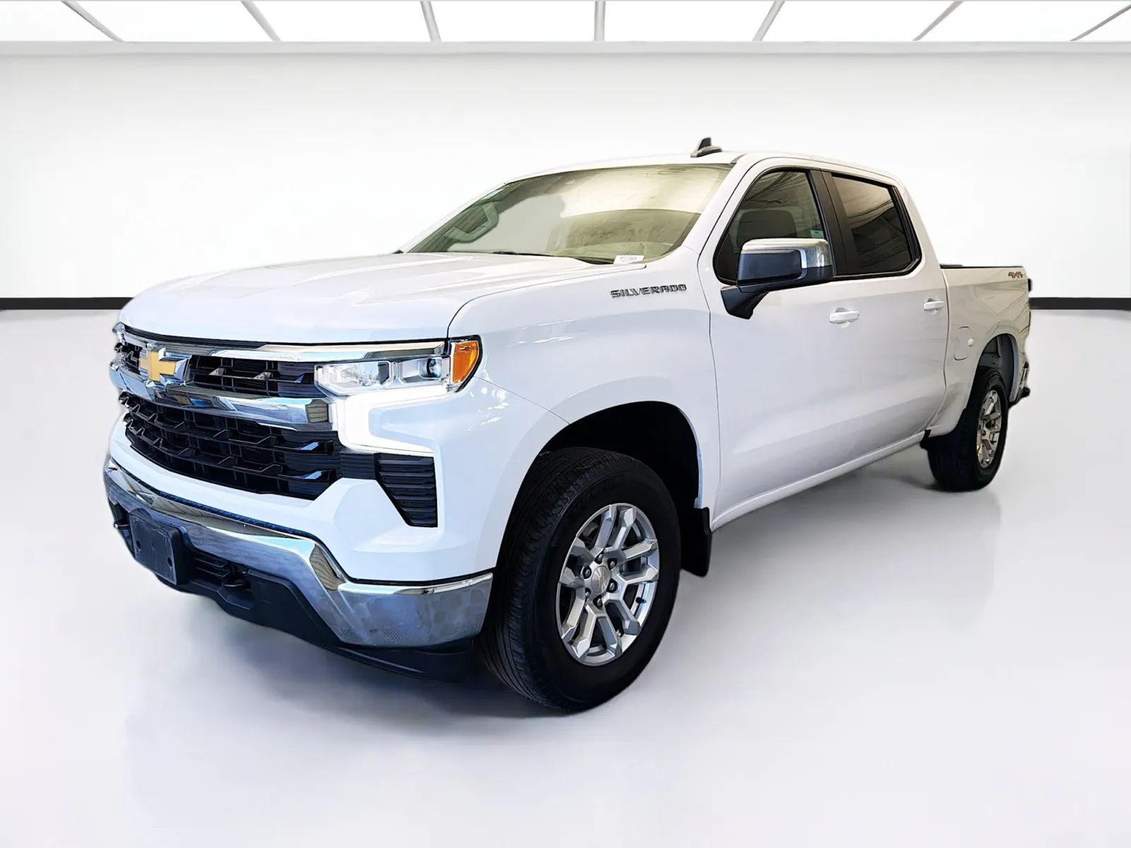 White 2022 Chevrolet Silverado 1500 LT for sale in Montclair, CA