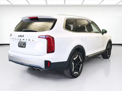 More photos of 2023 Kia Telluride S w/S Sunroof Package at STG Montclair, CA