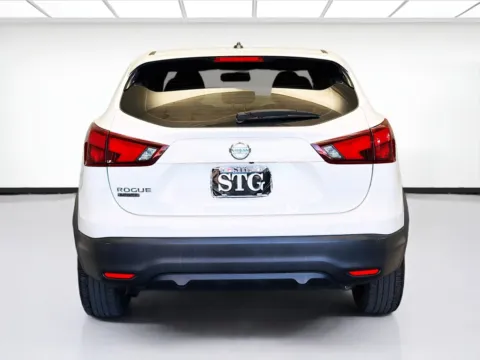 More photos of 2019 Nissan Rogue Sport S at STG Montclair, CA