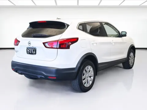 More photos of 2019 Nissan Rogue Sport S at STG Montclair, CA