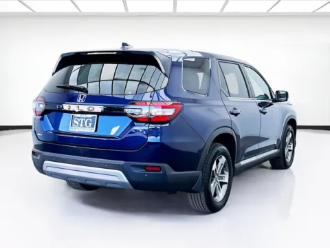 More photos of 2023 Honda Pilot EX-L 7 Passenger at STG Bellflower, CA