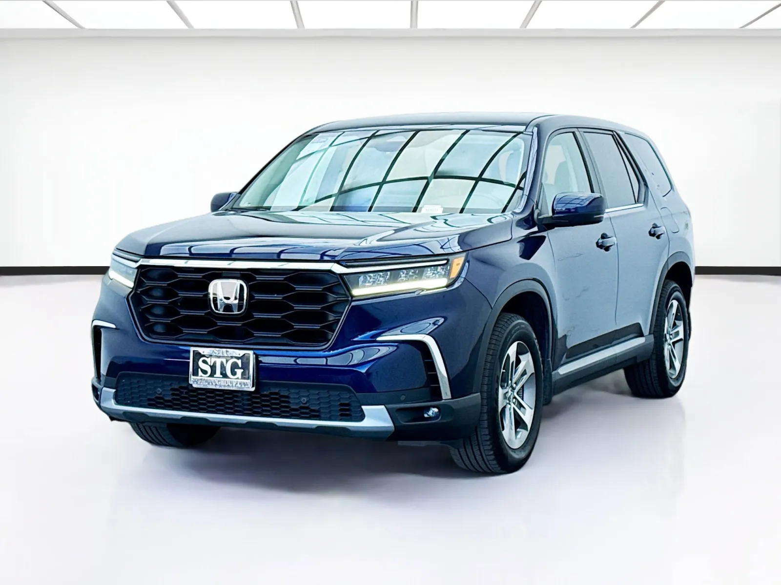 Blue 2023 Honda Pilot EX-L 7 Passenger for sale in Bellflower, CA