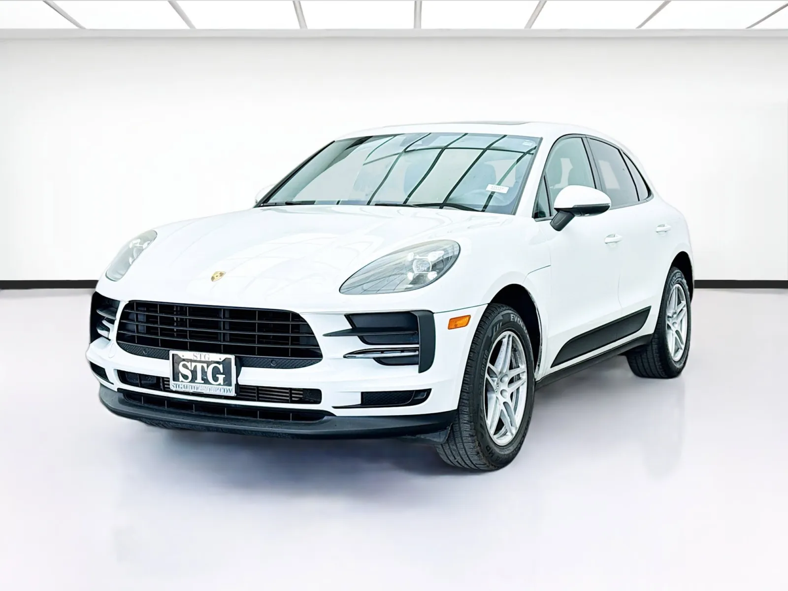 White 2019 Porsche Macan for sale in Bellflower, CA