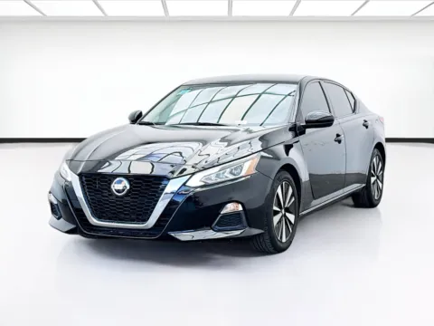 Black 2021 Nissan Altima 2.5 SV for sale in Bellflower, CA